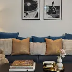 Bella Luna Luxury - Chic Old Town Warszawa