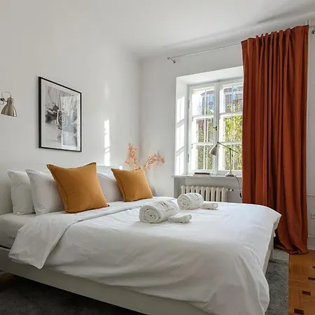 Bella Luna Luxury - Chic Old Town Daire